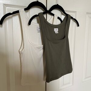 Bundle Urban Outfitters Tank